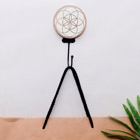 Brown Wooden Abstract Pattern Coat Hooks Wall Mounted